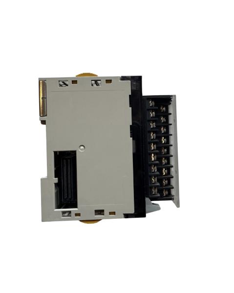 OMRON CJ1W-OD211
