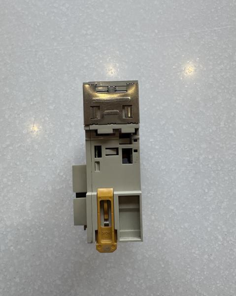 OMRON CJ1W-DA041 (Refurbished & NOT TESTED)