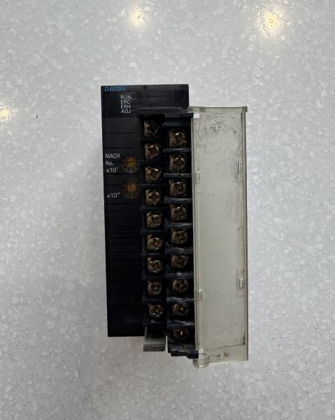 OMRON CJ1W-DA08V (Refurbished & NOT TESTED)