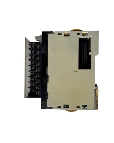 OMRON CJ1W-DA08V (Refurbished & NOT TESTED)