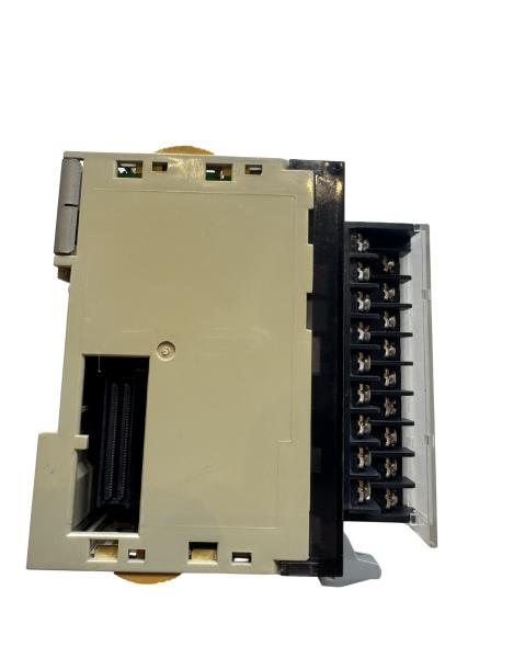 OMRON CJ1W-MAD42 (Refurbished & NOT TESTED)