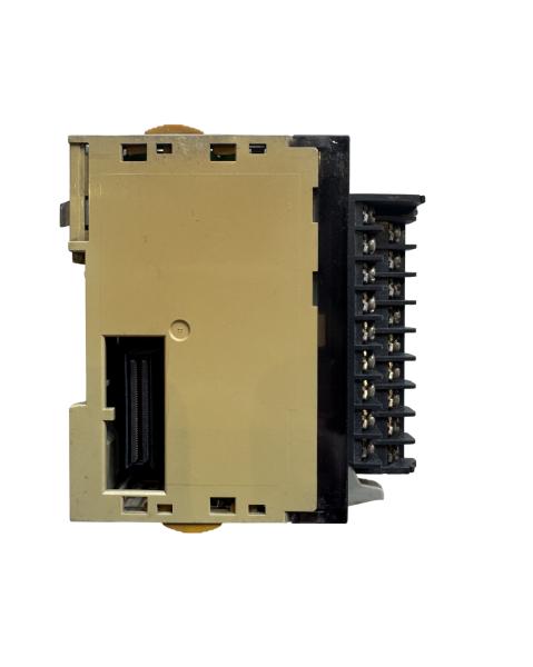 OMRON CJ1W-DA021 (Refurbished & NOT TESTED)